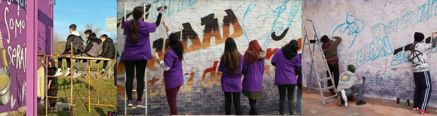 Adolescentes en murales